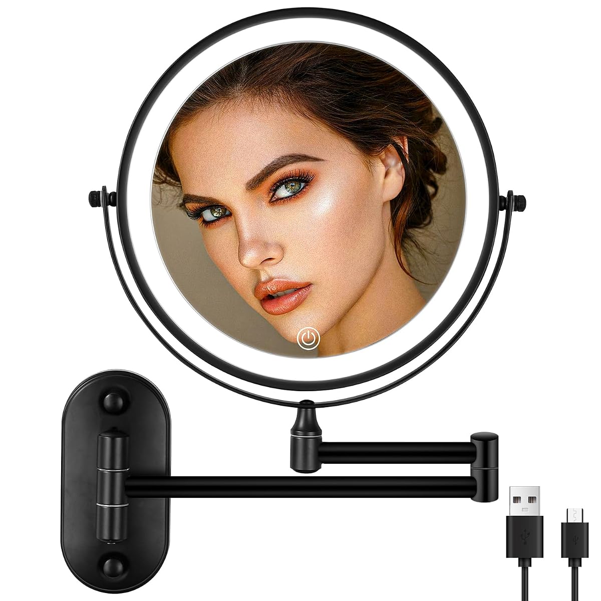 Miroir cosmétique mural noir avec bras extensible et éclairage LED dans une salle de bain claire